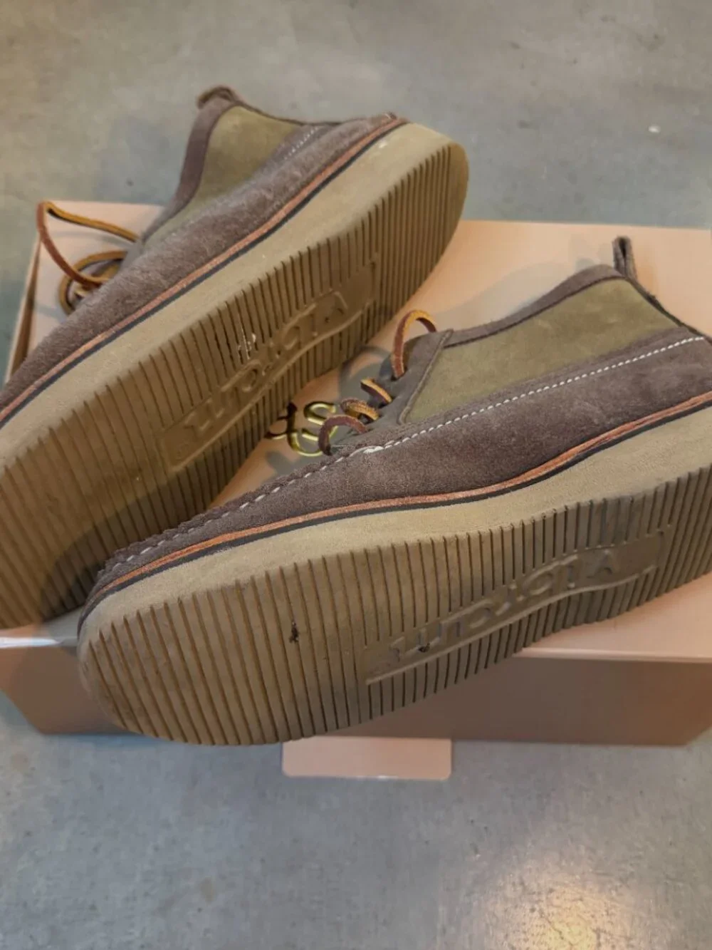 Easymoc Trailside Chukka - chocolate/taupe suede - 13 US - made in USA